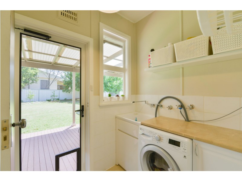 2B David Street, Tamworth NSW 2340