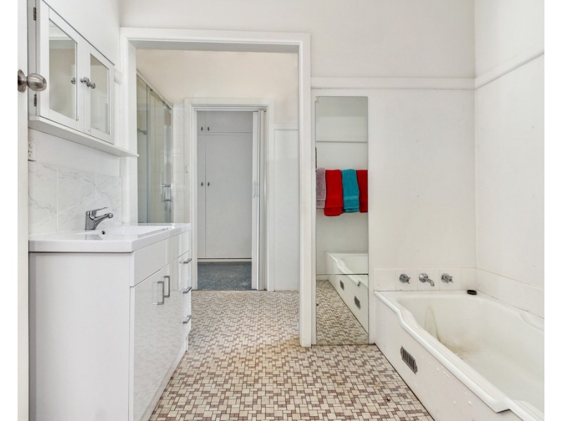 11 John Street, Tamworth NSW 2340