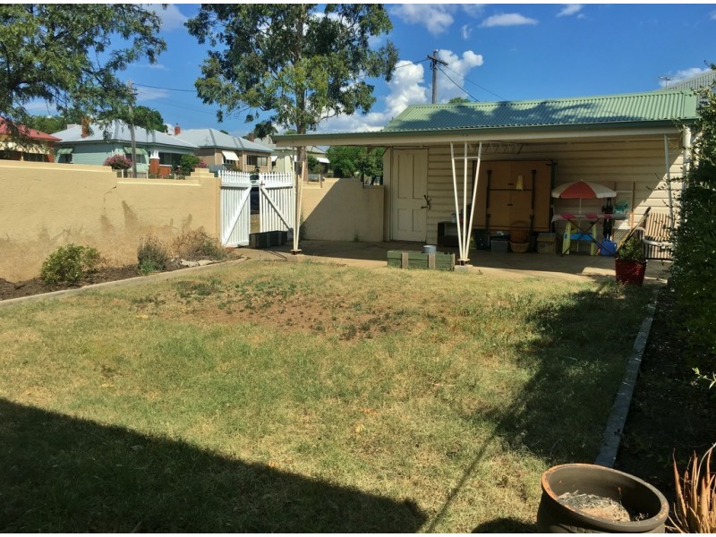 1 Gidley Street, Tamworth NSW 2340