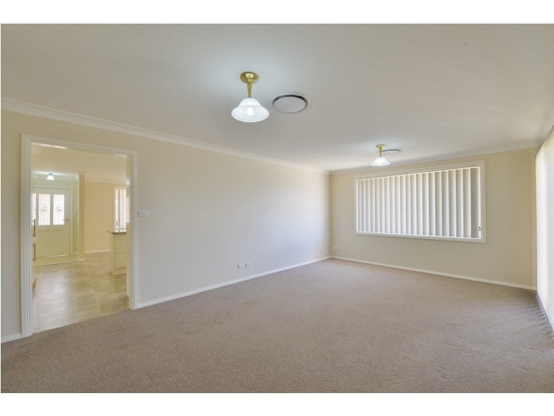 6B Iris Close, Kootingal NSW 2352