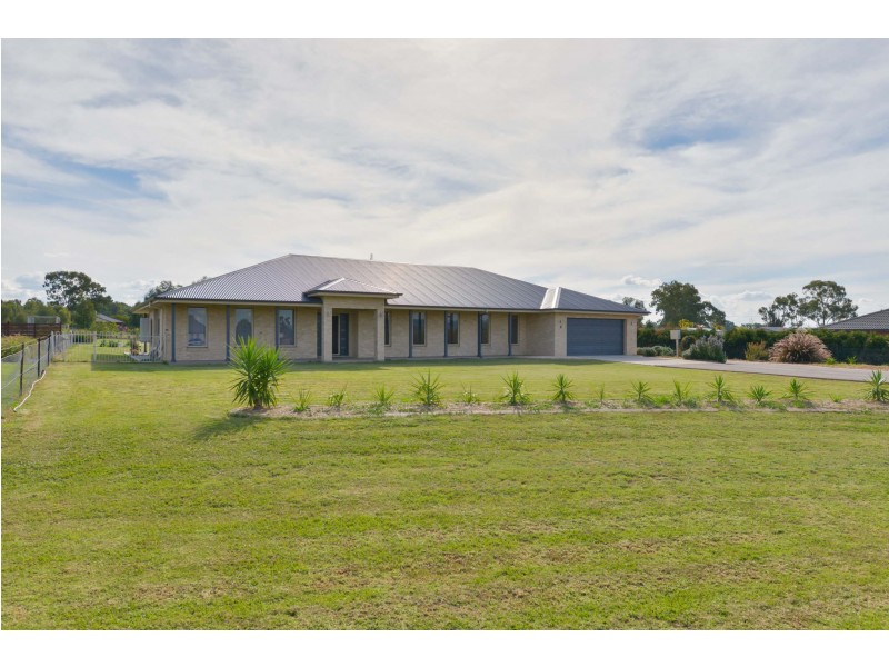 8 Edna Close, Tamworth NSW 2340