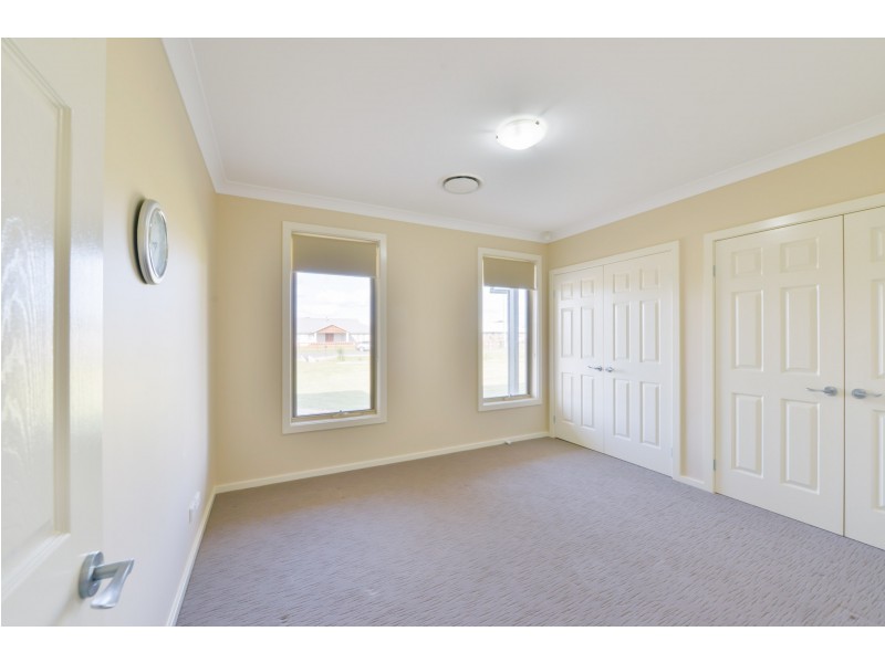 8 Edna Close, Tamworth NSW 2340