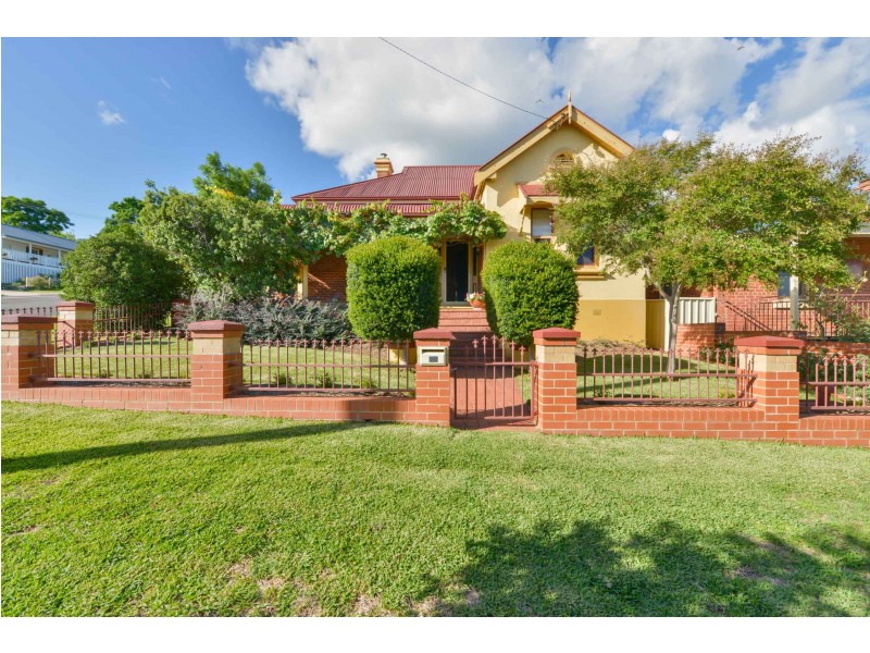 42 Carthage Street, Tamworth NSW 2340