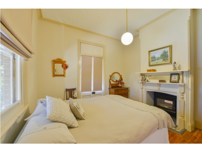 42 Carthage Street, Tamworth NSW 2340