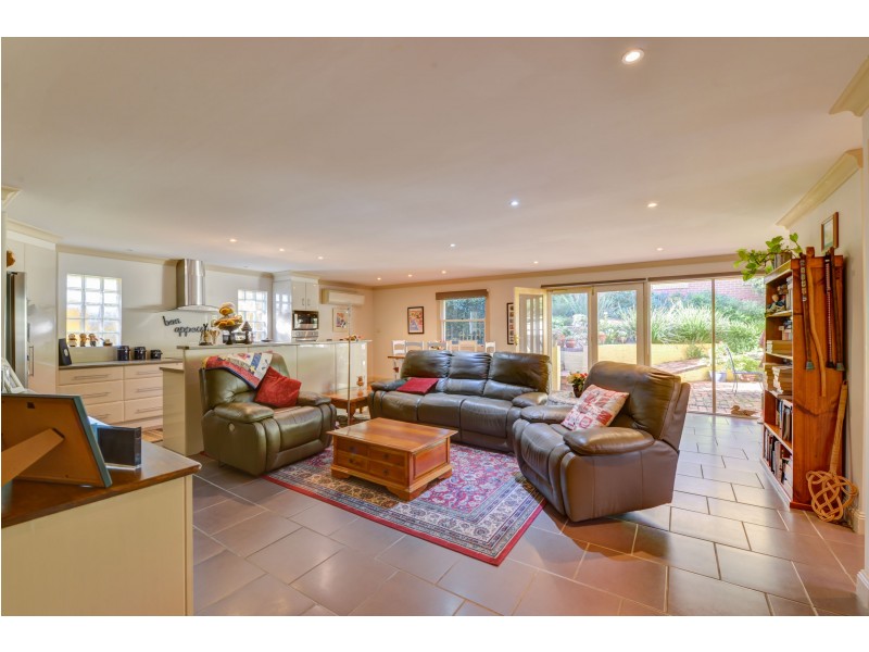 42 Carthage Street, Tamworth NSW 2340