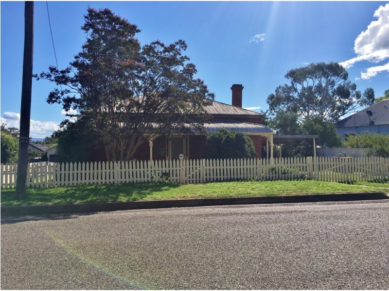 2 Martin Street, Tamworth NSW 2340