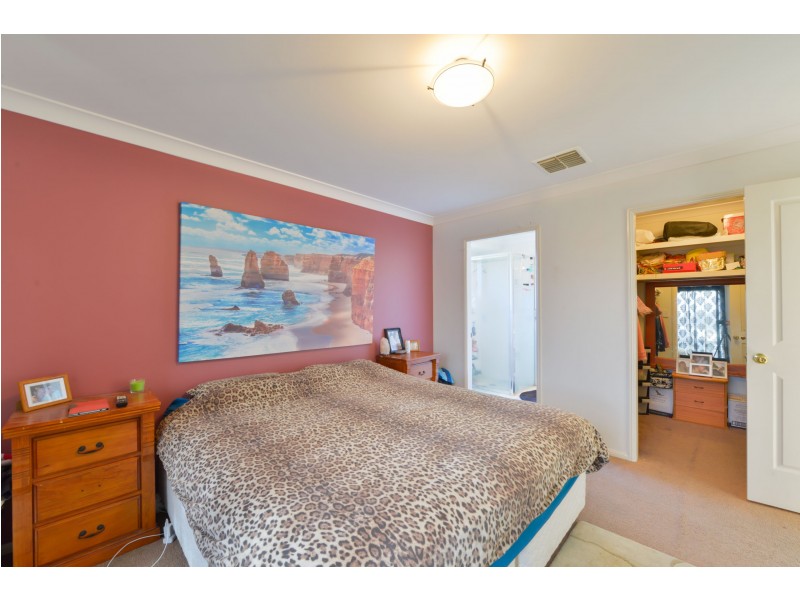 13 Gregory Close, Westdale NSW 2340