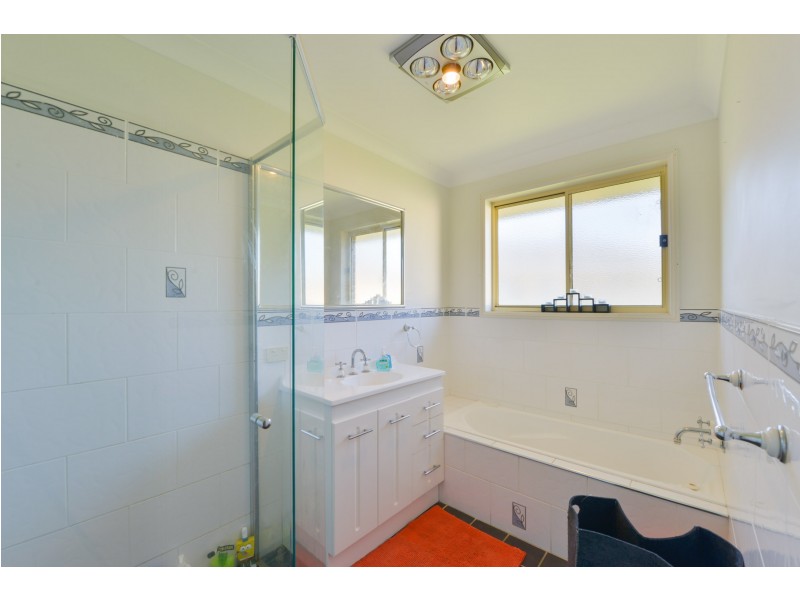 13 Gregory Close, Westdale NSW 2340