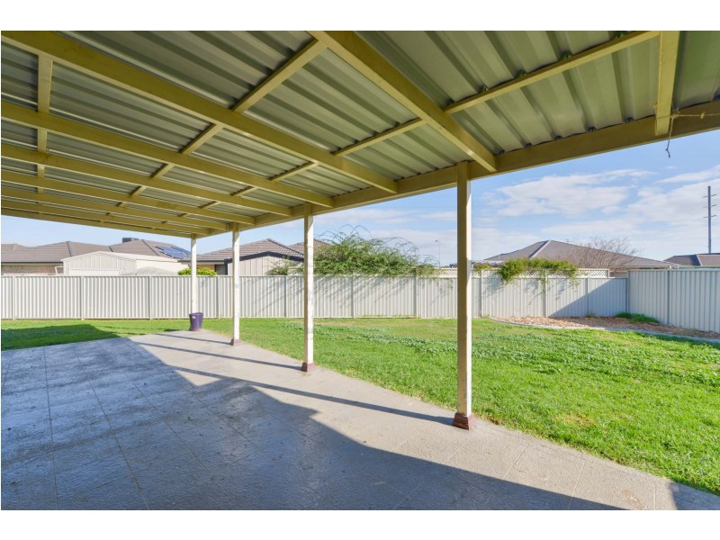 13 Gregory Close, Westdale NSW 2340