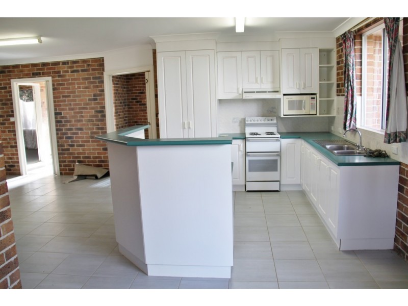 46 Boronia Drive, Tamworth NSW 2340