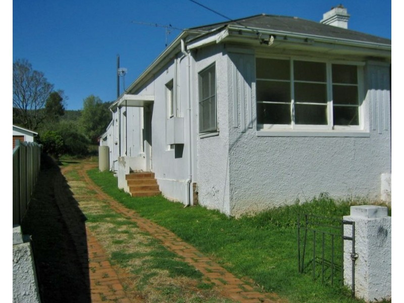 2/18 Raglan Street, Tamworth NSW 2340