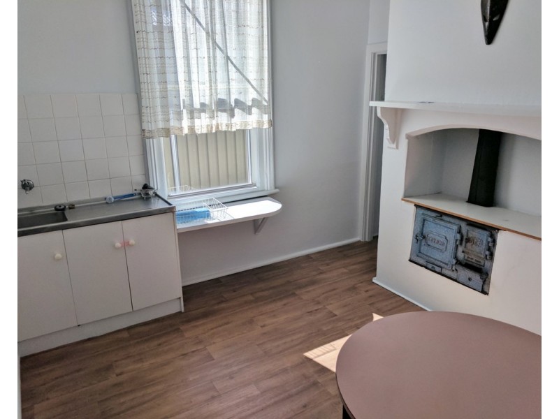 2/18 Raglan Street, Tamworth NSW 2340