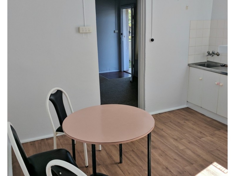 2/18 Raglan Street, Tamworth NSW 2340