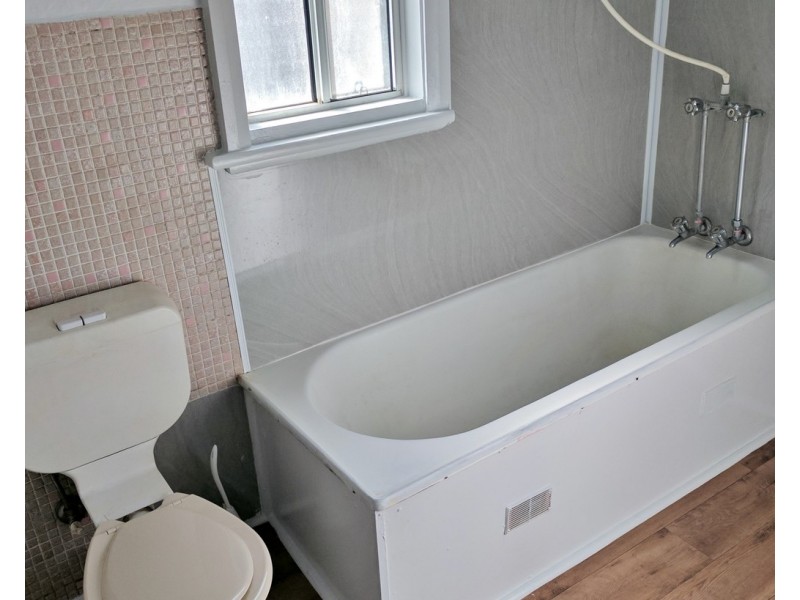 2/18 Raglan Street, Tamworth NSW 2340