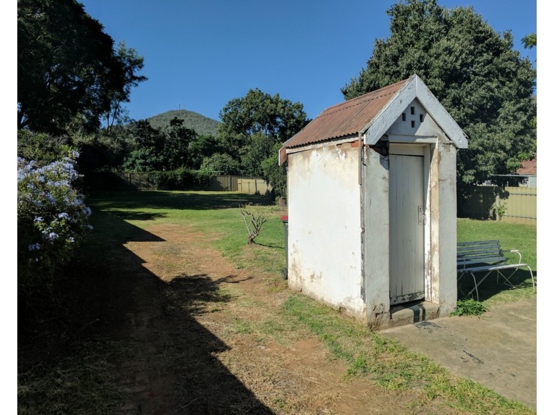 2/18 Raglan Street, Tamworth NSW 2340