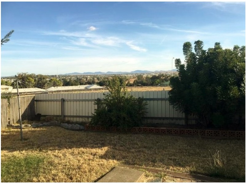 17 Peel Street, Tamworth NSW 2340