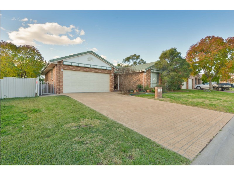 15 Wahroonga Drive, Tamworth NSW 2340