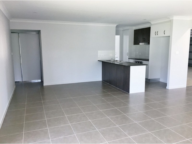 52 Tulipwood Crescent, Tamworth NSW 2340