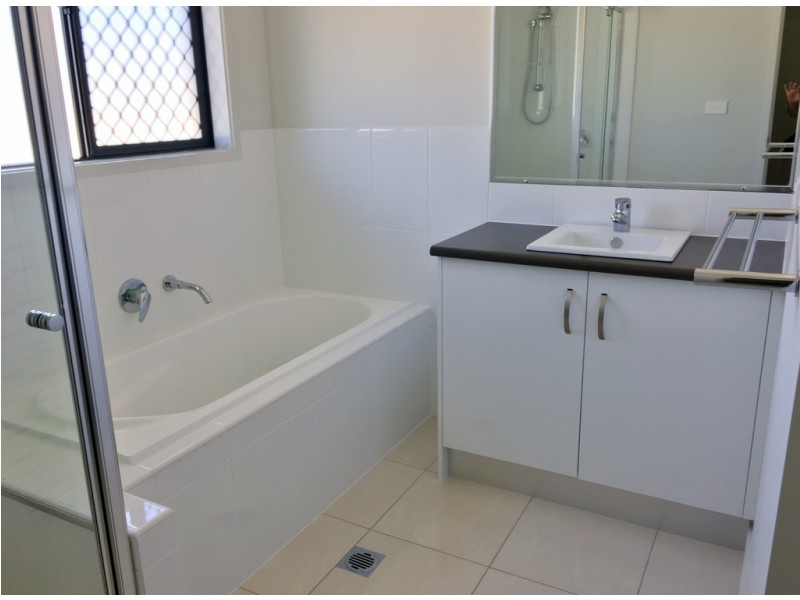 66 Tulipwood Crescent, Tamworth NSW 2340