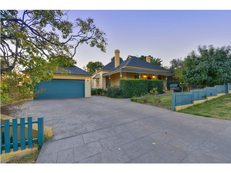 72 White Street, Tamworth NSW 2340