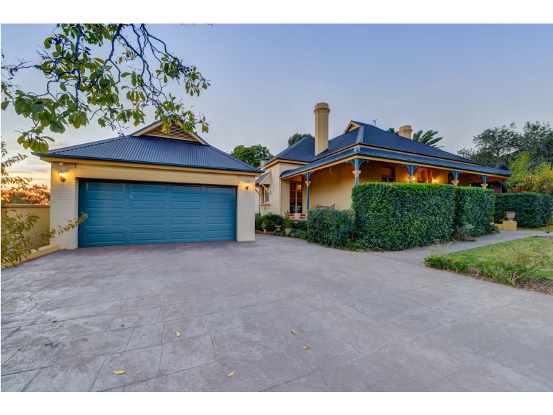 72 White Street, Tamworth NSW 2340