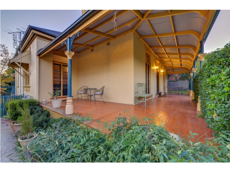 72 White Street, Tamworth NSW 2340