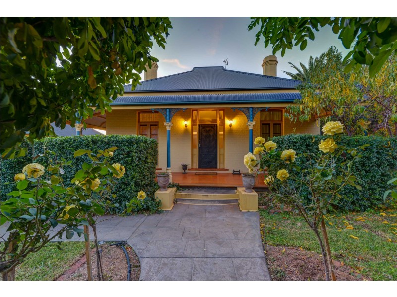 72 White Street, Tamworth NSW 2340