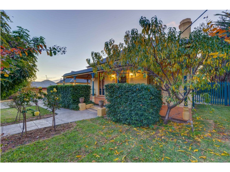 72 White Street, Tamworth NSW 2340