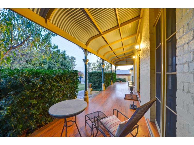 72 White Street, Tamworth NSW 2340