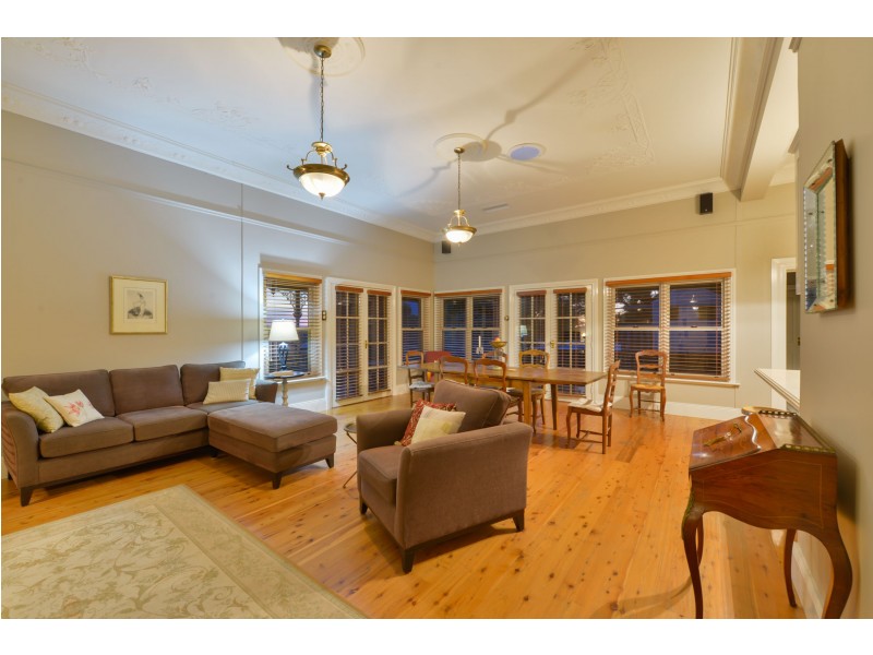 72 White Street, Tamworth NSW 2340