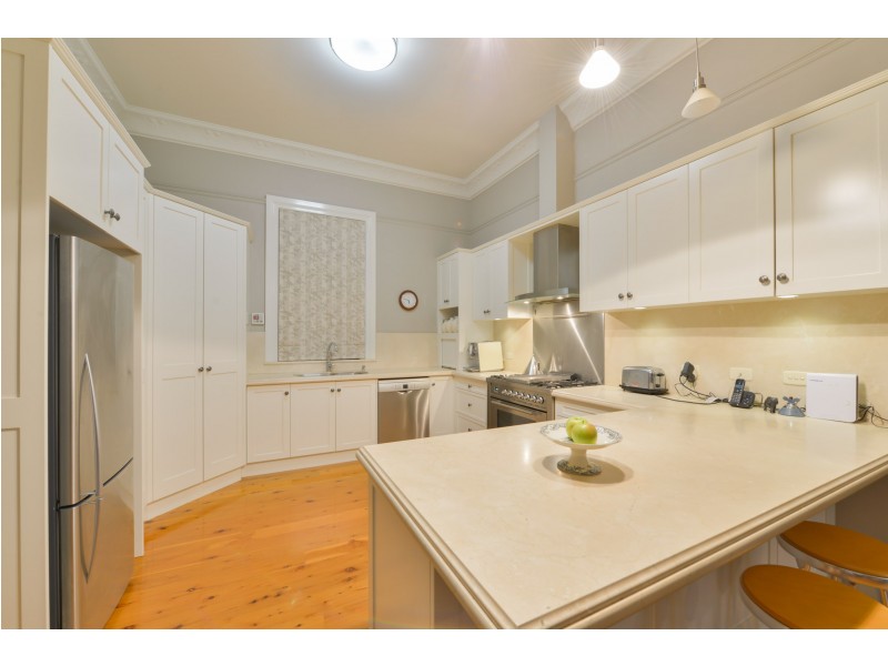 72 White Street, Tamworth NSW 2340