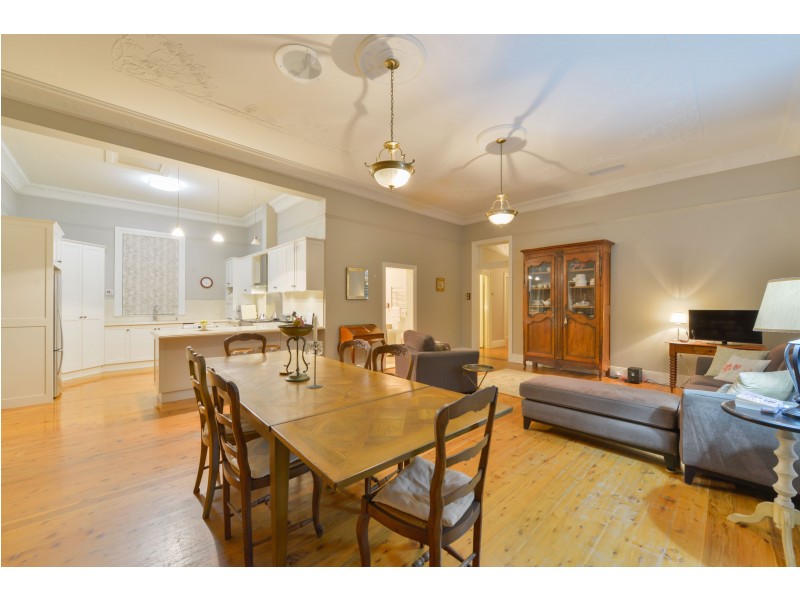 72 White Street, Tamworth NSW 2340