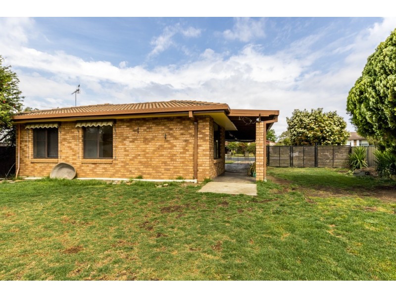 36 Mullumbimby Close, Tamworth NSW 2340