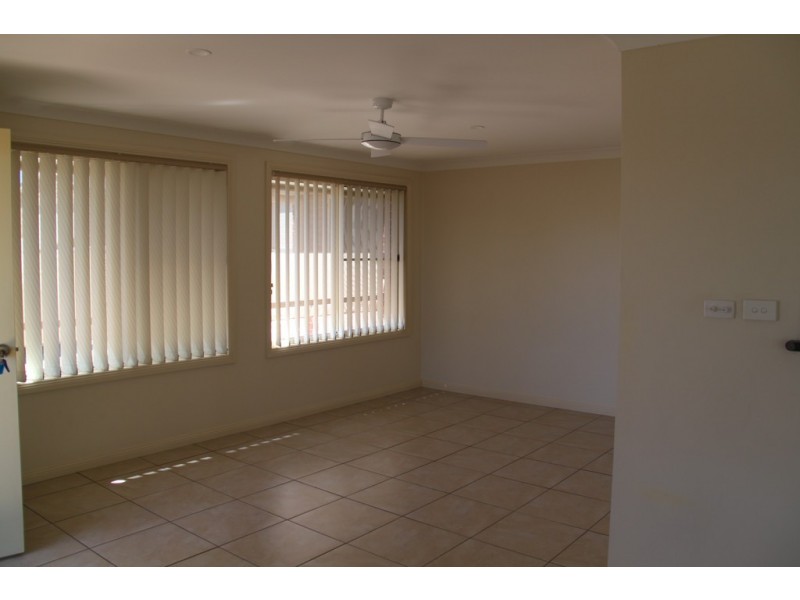 1/2 Warrabah Close, Tamworth NSW 2340