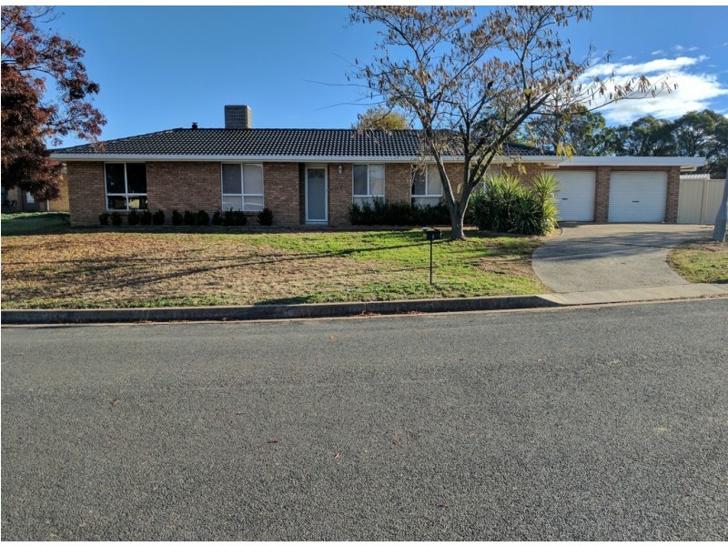 6 Nowland Crescent, Tamworth NSW 2340