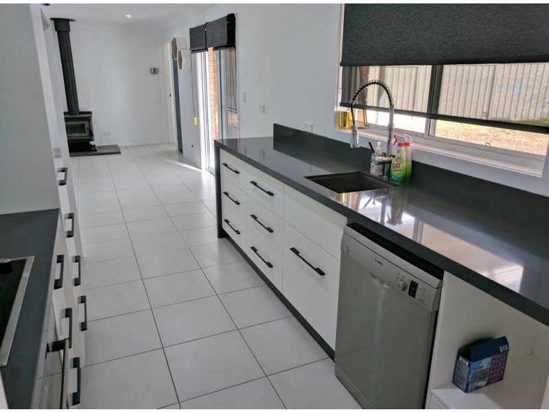 6 Nowland Crescent, Tamworth NSW 2340