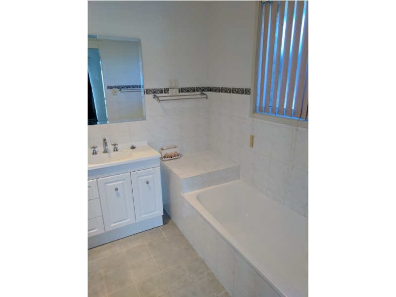 6 Nowland Crescent, Tamworth NSW 2340