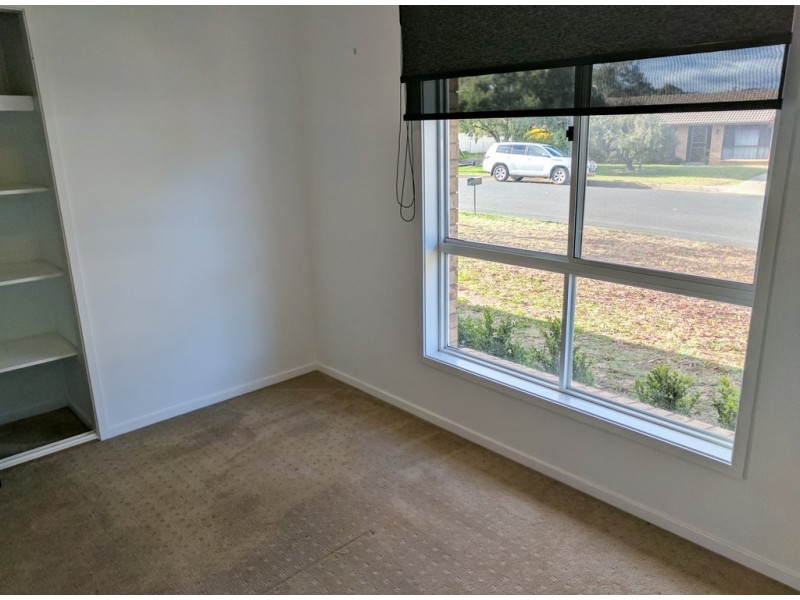 6 Nowland Crescent, Tamworth NSW 2340