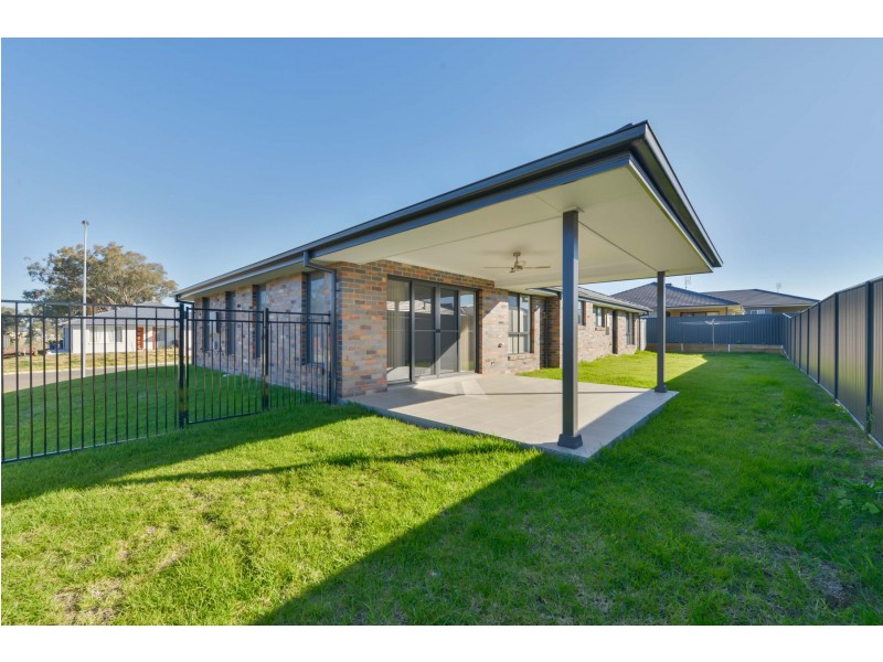 21 Faringdon Street, Tamworth NSW 2340