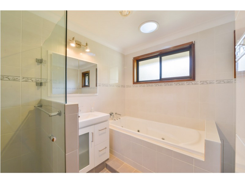 12 Bailey Avenue, Tamworth NSW 2340