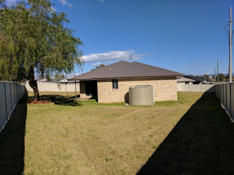 31 Tulipwood Crescent, Tamworth NSW 2340