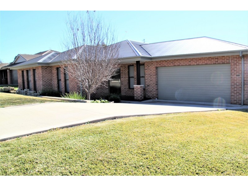 10 Hibiscus Way, Tamworth NSW 2340