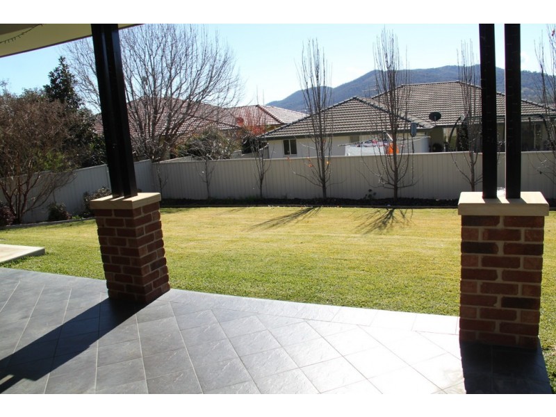 10 Hibiscus Way, Tamworth NSW 2340