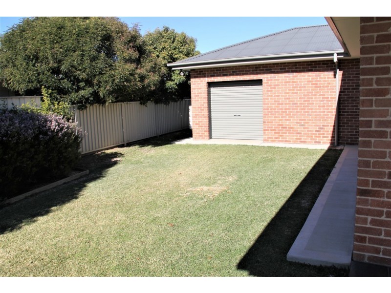 10 Hibiscus Way, Tamworth NSW 2340