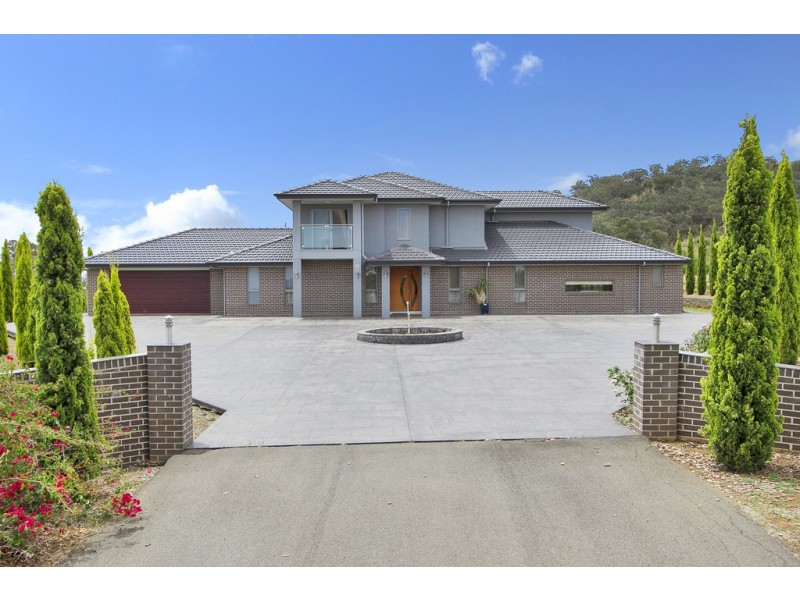 33 Flagstaff Road, Tamworth NSW 2340