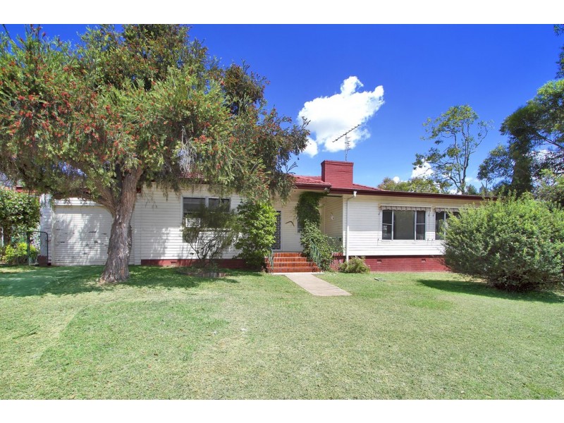 25 Marnola Crescent, Tamworth NSW 2340