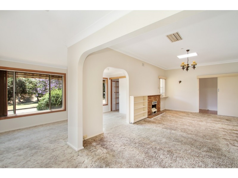 25 Marnola Crescent, Tamworth NSW 2340