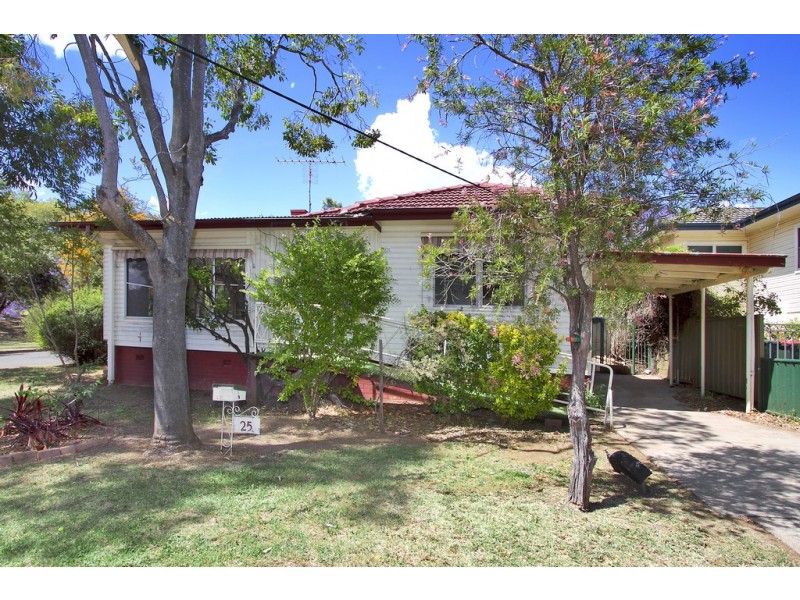 25 Marnola Crescent, Tamworth NSW 2340