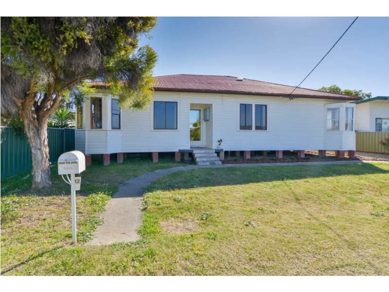 12 Joan Street, Tamworth NSW 2340