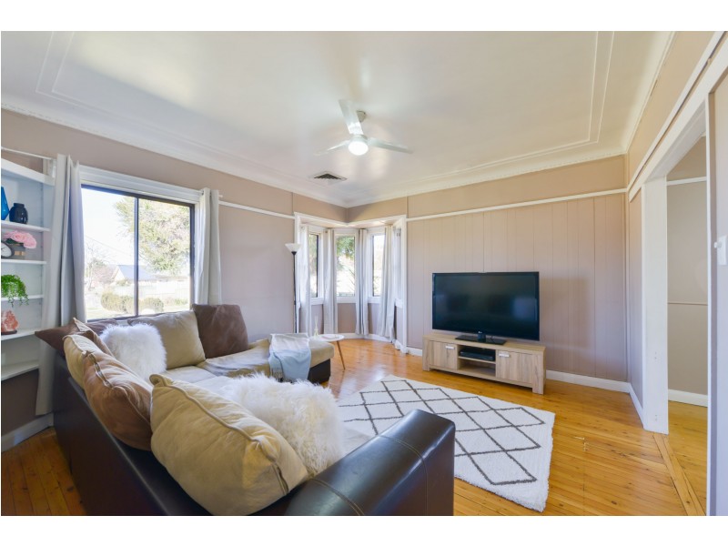 12 Joan Street, Tamworth NSW 2340